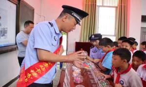 禁毒宣传进校园 美丽青春不“毒”行