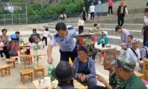 警民同乐庆端午 情暖民心送安康