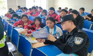 禁毒宣传进校园 守护安全不“毒”行
