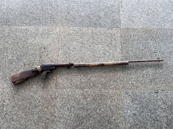 射钉枪.jpg