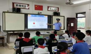 国防教育进校园 同心共筑强国梦