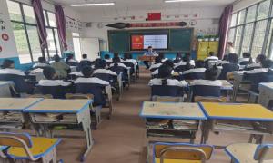 法护未来 系好青少年第一颗“法治扣子”