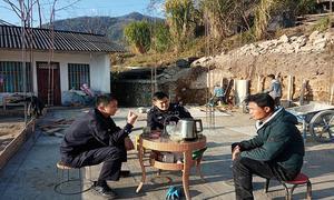 上江边境派出所开展农民工工资拖欠情况排查化解工作