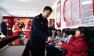 携手共建促发展 警民融合保平安