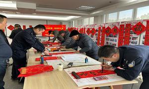 老兵翰墨情 送福到万家