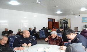 一碗腊八粥，一片警民情