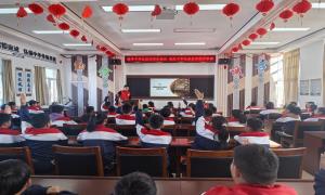 汤池镇：理想邮递员传递“民族团结”火种 中心小学宣讲活动成效显著