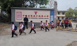 广西宁明北山边境派出所全力守护筑牢校园安全防线