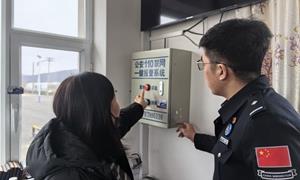 反恐演练进校园 平安校园“警”相随