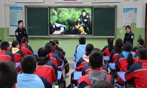 开学法治第一课 移民警察“蜀黍”开课啦！