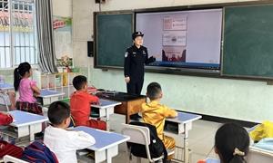 中国第一所边防小学的春季“大礼包”