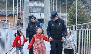 雷锋精神薪火相传熠熠生辉