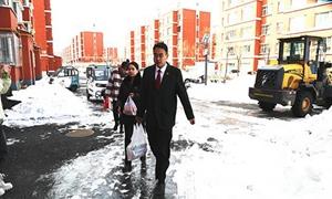 抚松县人民法院弘扬雷锋精神社区助残济困献爱心