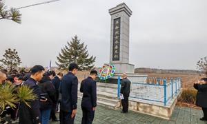 哈达门边境派出所联合驻地学校开展清明祭扫活动