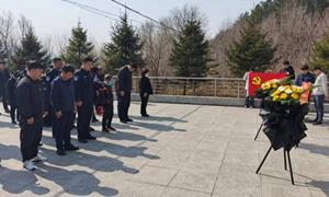 月晴边境派出所联合开展“缅怀革命英烈 弘扬卫士精神”清明祭扫活动