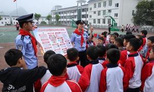 龙邦边检站多形式开展全民国家安全教育日普法宣传活动