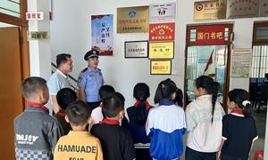 来，我们一起打卡“边境红色书屋”吧！