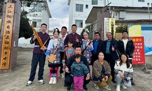  当离别开出花 再见三江