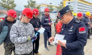 打好“宣传”牌 织密平安网