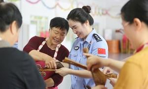 浓情迎端午 警民“粽”动员