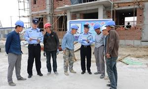 龙岗边境派出所开展全民禁毒宣传教育活动
