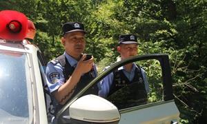 六道沟边境派出所成功救助一名迷失深山采药男子