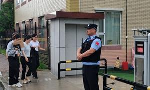 站好“护学岗”平安“警”相随