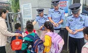 春化边境检查站与驻地小学校开展教师节团建活动