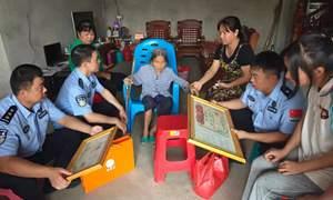 中秋夜，警民情暖边关