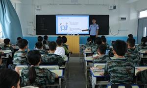法治宣传进校园 以法为盾护成长