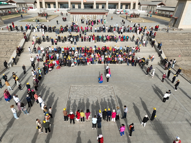 第三师图木舒克市永安湖生态旅游景区航拍图.jpg 第三师图木舒克市永安湖生态旅游景区航拍图.jpg