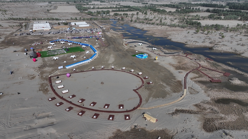 4月30日,“百里画廊”拓展区建设暨五一旅游季系列活动空中俯瞰。 陈皓 摄.jpg 4月30日,“百里画廊”拓展区建设暨五一旅游季系列活动空中俯瞰。 陈皓 摄.jpg