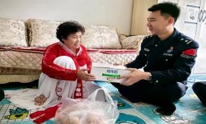 情暖重阳节 警民一家亲——开山屯边检站携手社区慰问朝鲜族独居老人