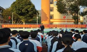 法治宣讲进校园 警校携手共筑安全防线