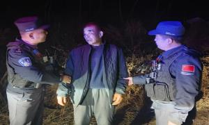 七旬老人寒冬失联深山 警民彻夜搜寻化险为夷