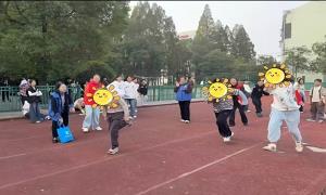 “暖心护航”困境儿童如愿踏上运动场