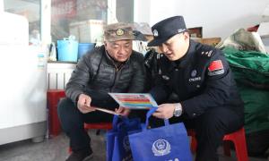 “暖冬礼袋”送平安上门