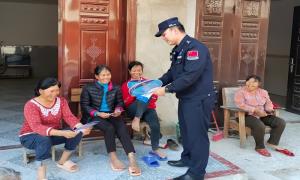 板烂边境派出所开展“拒绝偷渡 守护家园”法治宣传活动
