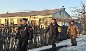 杨泡边境派出所全力护航元旦平安