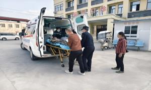 那花边境警民紧急救助受伤群众暖人心