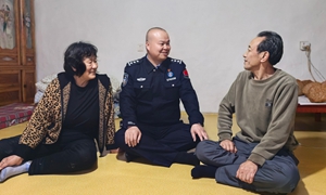 一身警服映初心