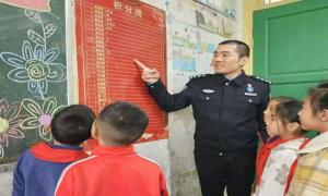 支教边检民警张涛：微光成炬 点亮大山里的希望