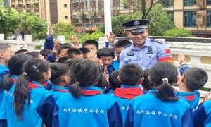 逐梦警营 快乐“童”行