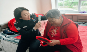 女警的“亲”妈妈