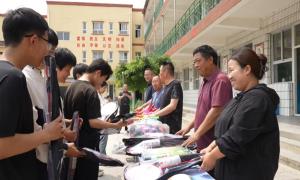 河北省唐县“路跑协会”无私圆梦乡村少年
