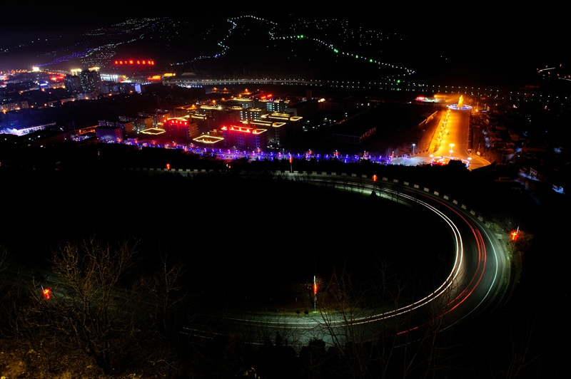 陕西省咸阳市旬邑夜景-何一平 摄.jpg 陕西省咸阳市旬邑夜景-何一平 摄.jpg