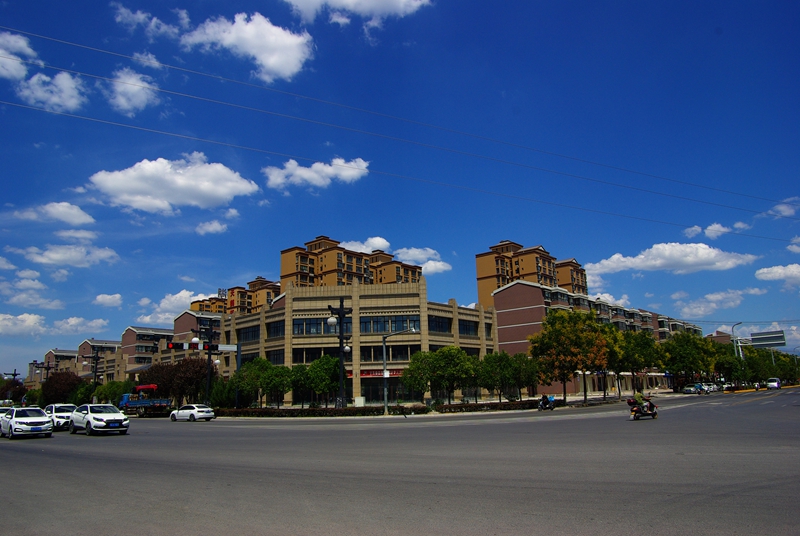 陕西省西安市蓝田县汤峪温泉小镇天鹅湖小区-王建章 摄.jpg 陕西省西安市蓝田县汤峪温泉小镇天鹅湖小区-王建章 摄.jpg