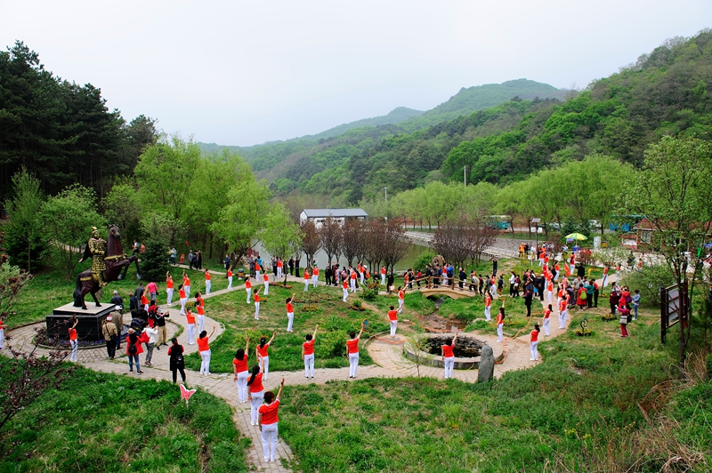 陕西省咸阳市石门山国家森林公园-何一平 摄.jpg 陕西省咸阳市石门山国家森林公园-何一平 摄.jpg