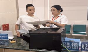 湖北随县午间“不打烊” “五心”服务暖企心
