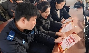 警民同心筑防线 政策宣讲暖边疆